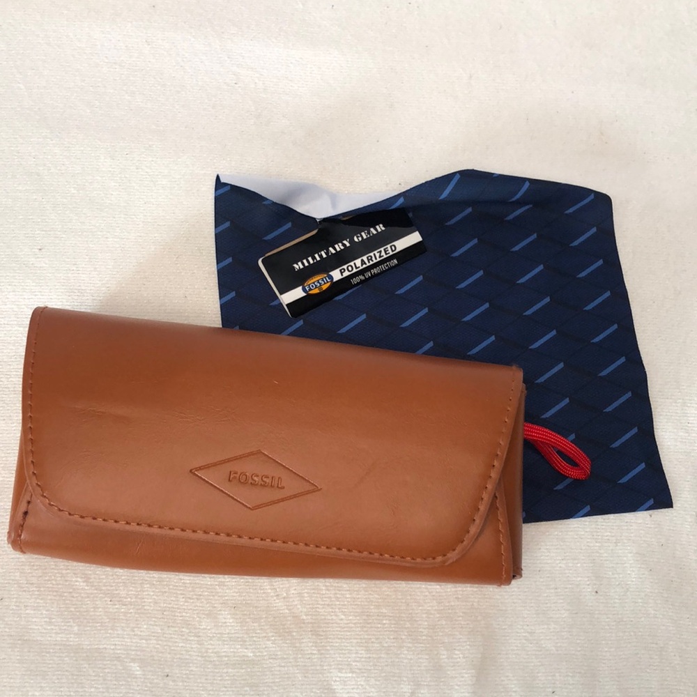 FOSSIL caramel colored glasses case with cleaning cloth.
